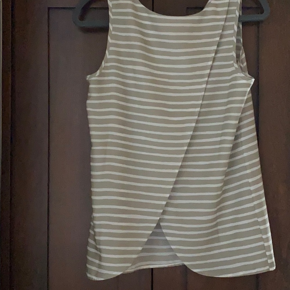 J Crew shell. - Picture 2 of 3
